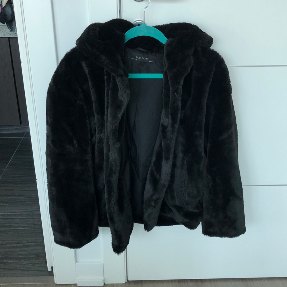 Back Zara faux fur hooded coat